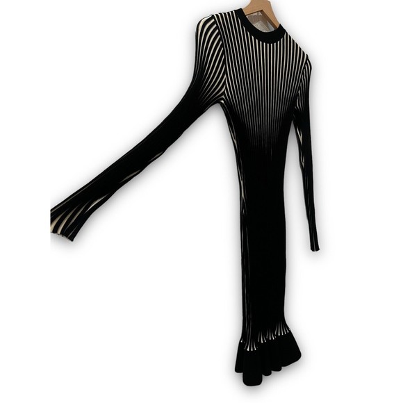 SALE…..💎💎💕💕BLACK AND WHITE DRESS/ UNIQUE - Picture 3 of 7